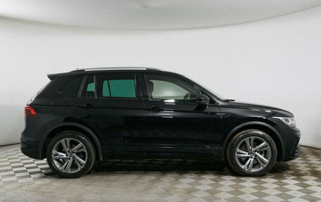 Volkswagen Tiguan II, 2021 год, 4 269 000 рублей, 18 фотография
