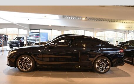 BMW 5 серия, 2024 год, 7 100 000 рублей, 2 фотография