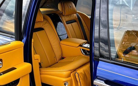 Rolls-Royce Cullinan, 2023 год, 83 000 000 рублей, 19 фотография