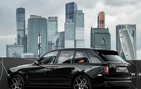 Rolls-Royce Cullinan, 2024 год, 85 000 000 рублей, 6 фотография
