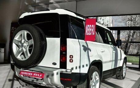Land Rover Defender II, 2021 год, 8 990 000 рублей, 4 фотография
