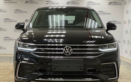 Volkswagen Tiguan II, 2023 год, 5 659 000 рублей, 2 фотография