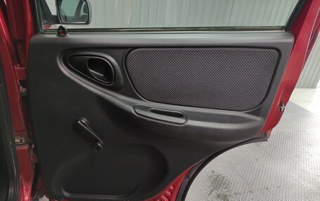 Chevrolet Niva I рестайлинг, 2017 год, 760 000 рублей, 15 фотография