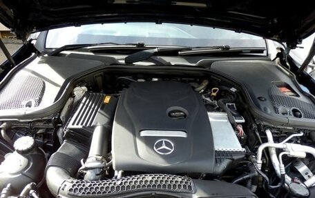 Mercedes-Benz E-Класс, 2021 год, 24 фотография