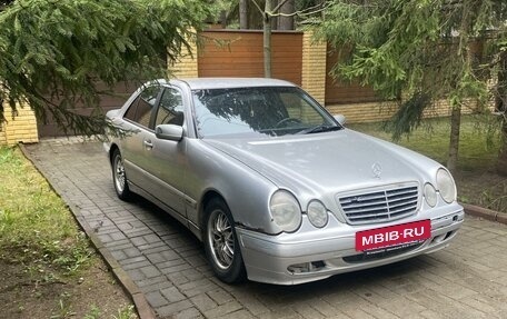 Mercedes-Benz E-Класс, 2001 год, 335 000 рублей, 6 фотография