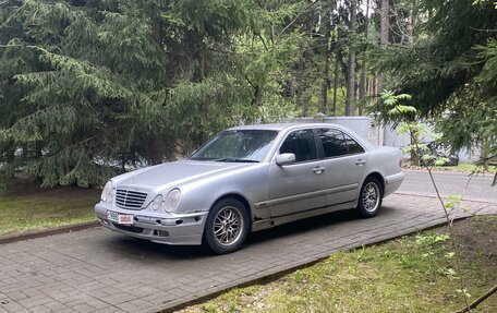 Mercedes-Benz E-Класс, 2001 год, 335 000 рублей, 17 фотография