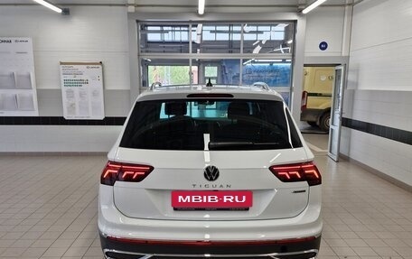 Volkswagen Tiguan II, 2021 год, 3 850 000 рублей, 13 фотография