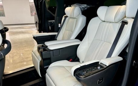 Lexus LM I, 2021 год, 17 000 000 рублей, 12 фотография