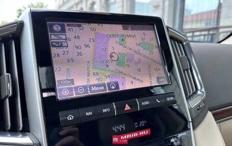 Toyota Land Cruiser 200, 2018 год, 7 470 000 рублей, 7 фотография