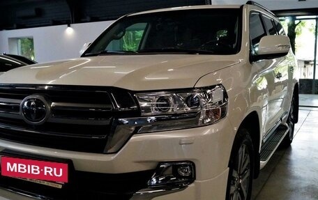 Toyota Land Cruiser 200, 2019 год, 9 750 000 рублей, 4 фотография