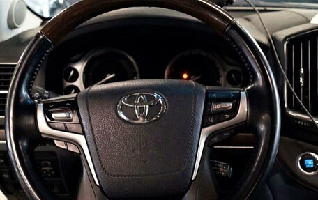 Toyota Land Cruiser 200, 2019 год, 9 750 000 рублей, 23 фотография