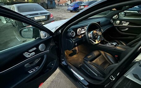 Mercedes-Benz E-Класс, 2019 год, 3 870 000 рублей, 2 фотография