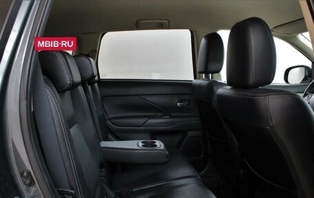 Mitsubishi Outlander III рестайлинг 3, 2014 год, 2 314 000 рублей, 13 фотография