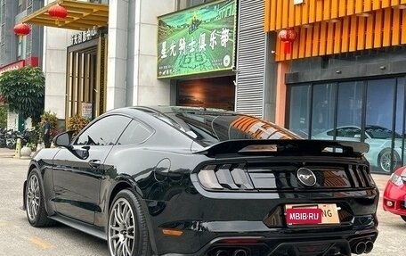 Ford Mustang VI рестайлинг, 2020 год, 2 100 000 рублей, 3 фотография
