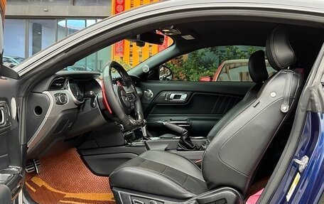 Ford Mustang VI рестайлинг, 2020 год, 2 100 000 рублей, 15 фотография