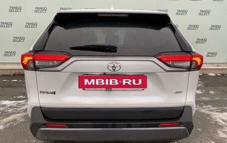Toyota RAV4, 2022 год, 3 980 000 рублей, 5 фотография