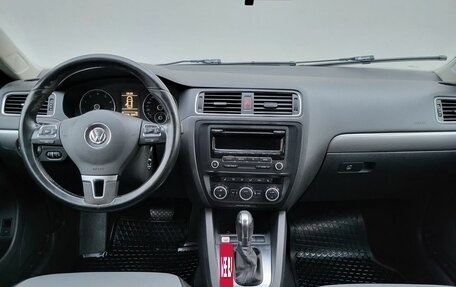 Volkswagen Jetta VI, 2012 год, 1 030 000 рублей, 12 фотография