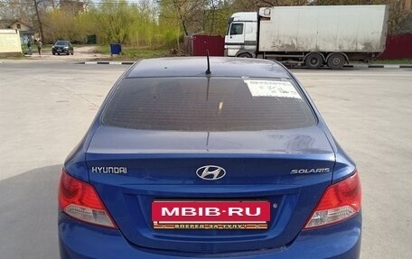 Hyundai Solaris II рестайлинг, 2011 год, 690 000 рублей, 2 фотография