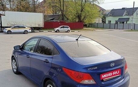 Hyundai Solaris II рестайлинг, 2011 год, 690 000 рублей, 4 фотография