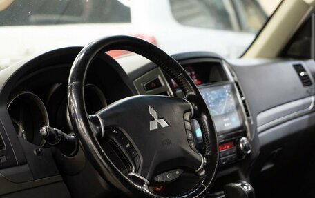 Mitsubishi Pajero IV, 2014 год, 2 599 000 рублей, 5 фотография