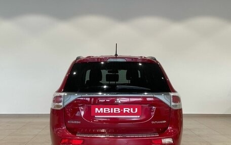 Mitsubishi Outlander III рестайлинг 3, 2013 год, 1 199 000 рублей, 4 фотография