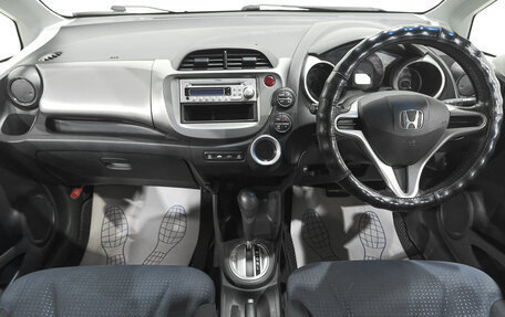 Honda Fit III, 2010 год, 899 000 рублей, 10 фотография