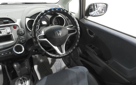 Honda Fit III, 2010 год, 899 000 рублей, 9 фотография