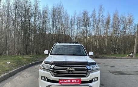 Toyota Land Cruiser 200, 2016 год, 7 100 000 рублей, 2 фотография