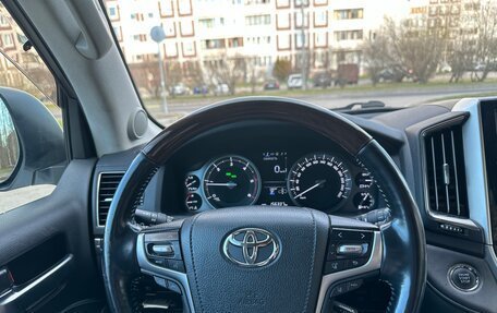 Toyota Land Cruiser 200, 2016 год, 7 100 000 рублей, 8 фотография