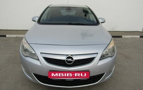Opel Astra J, 2010 год, 660 000 рублей, 2 фотография