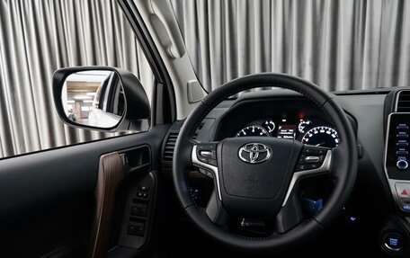 Toyota Land Cruiser Prado 150 рестайлинг 2, 2022 год, 8 858 000 рублей, 9 фотография