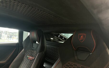 Lamborghini Huracán, 2020 год, 33 900 000 рублей, 15 фотография