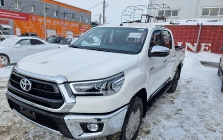 Toyota Hilux VIII, 2023 год, 5 900 000 рублей, 3 фотография