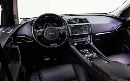 Jaguar F-Pace, 2017 год, 3 600 000 рублей, 6 фотография