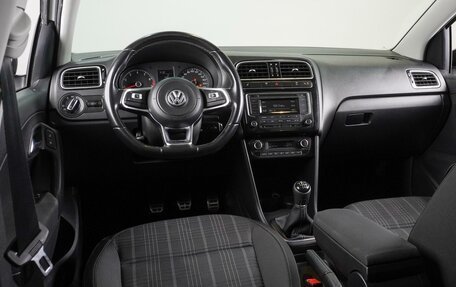 Volkswagen Polo VI (EU Market), 2018 год, 1 349 000 рублей, 6 фотография