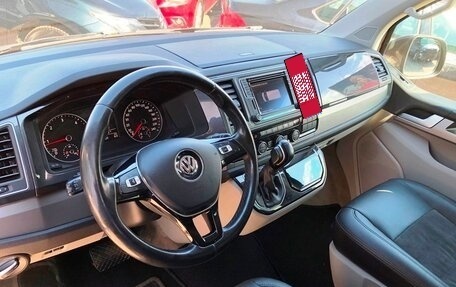 Volkswagen Multivan T6 рестайлинг, 2015 год, 3 628 700 рублей, 5 фотография