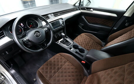 Volkswagen Passat B8 рестайлинг, 2017 год, 2 590 000 рублей, 7 фотография