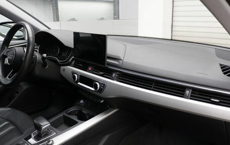 Audi A4, 2020 год, 2 860 000 рублей, 21 фотография