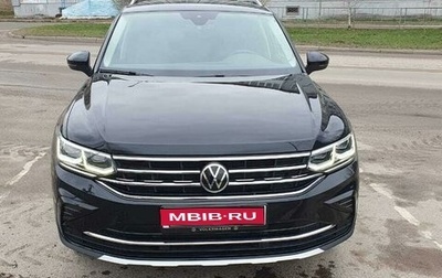 Volkswagen Tiguan II, 2021 год, 4 350 000 рублей, 1 фотография
