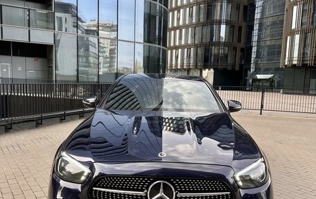 Mercedes-Benz E-Класс, 2022 год, 6 900 000 рублей, 2 фотография