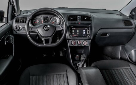 Volkswagen Polo VI (EU Market), 2017 год, 1 154 000 рублей, 6 фотография
