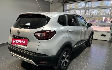 Renault Kaptur I рестайлинг, 2021 год, 1 999 000 рублей, 6 фотография