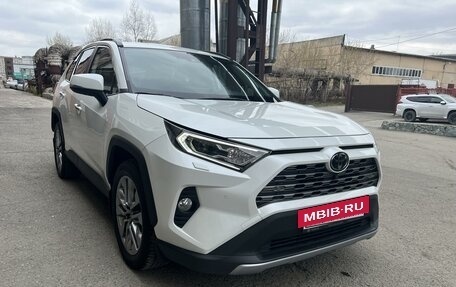 Toyota RAV4, 2020 год, 4 550 000 рублей, 3 фотография