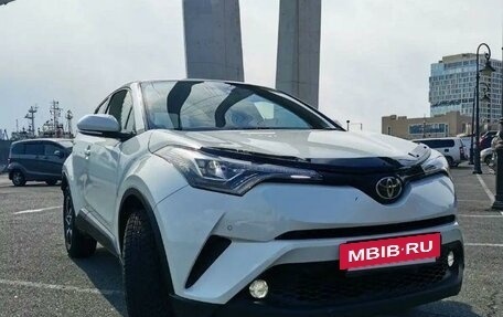 Toyota C-HR I рестайлинг, 2017 год, 1 899 999 рублей, 3 фотография