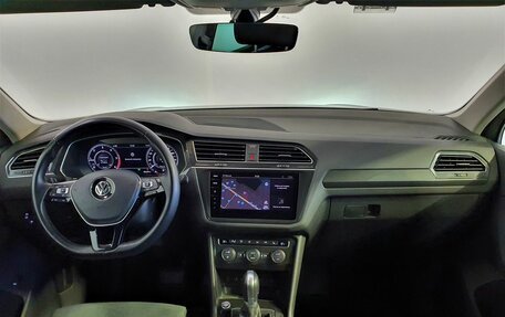 Volkswagen Tiguan II, 2018 год, 2 989 000 рублей, 8 фотография