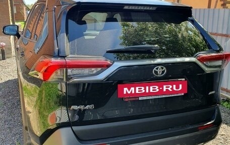 Toyota RAV4, 2021 год, 4 350 000 рублей, 2 фотография