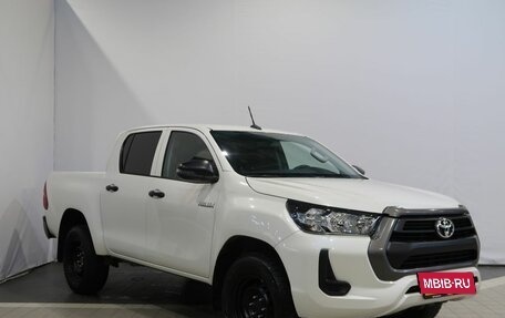 Toyota Hilux VIII, 2021 год, 4 530 000 рублей, 3 фотография