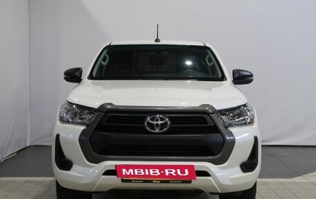 Toyota Hilux VIII, 2021 год, 4 530 000 рублей, 2 фотография