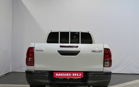Toyota Hilux VIII, 2021 год, 4 530 000 рублей, 6 фотография