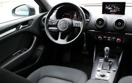 Audi A3, 2018 год, 1 999 000 рублей, 9 фотография